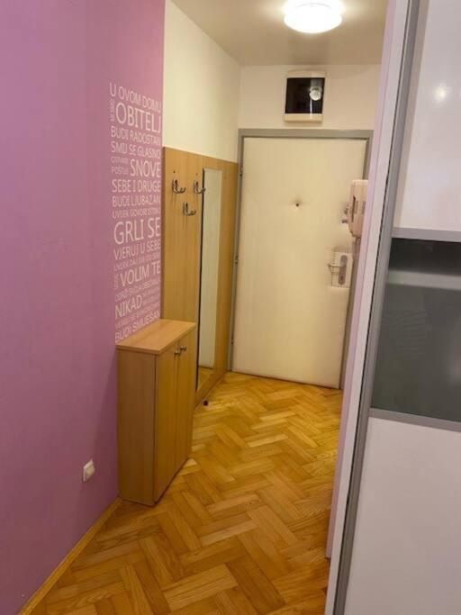 Self Check-In Studio With Wi-Fi And Parking Place Lägenhet Zagreb Exteriör bild