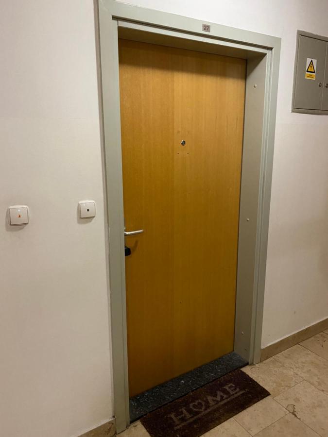 Self Check-In Studio With Wi-Fi And Parking Place Lägenhet Zagreb Exteriör bild