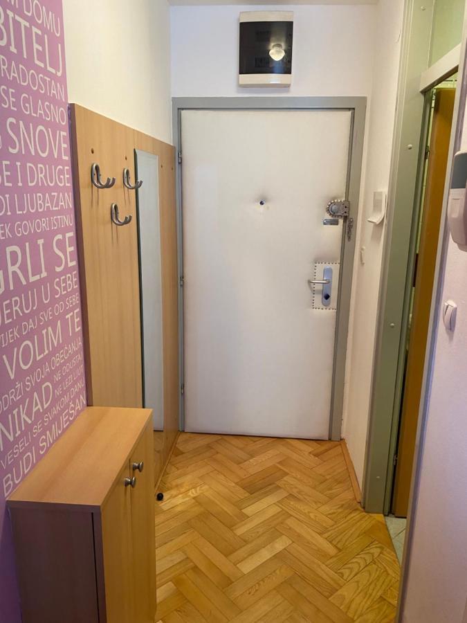 Self Check-In Studio With Wi-Fi And Parking Place Lägenhet Zagreb Exteriör bild